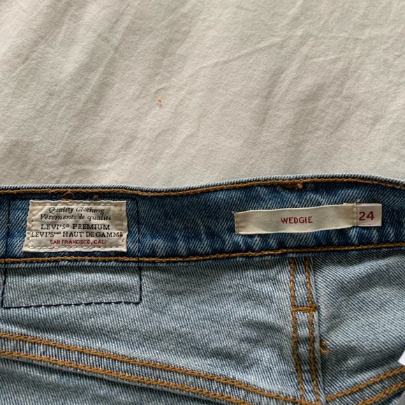 Levi’s Wedgie Jeans - Picture 5 of 5